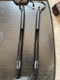 фото thumb №1, Bmw 3 gt f34 привід кришки амортизатор правий 7298984