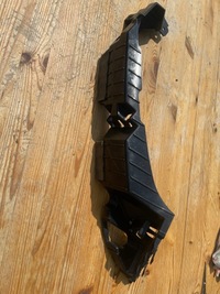 фото thumb №1, Ford ranger направляющая лампы левый jb3b-17a870-a