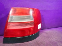 фото thumb №1, Audi a4 b5 sedan 94-99 лампа задня права молдинг 8d0945096c