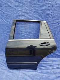 фото thumb №1, Mercedes w251 двері ліва задня c197 197