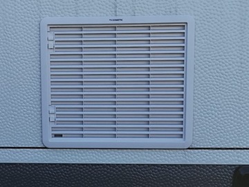 Зимний чехол на решетку холодильника Dometic Slimtow LS230