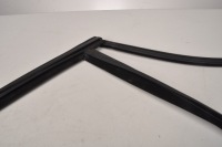 фото thumb №5, Volvo v60 cc прокладка дверь правая задняя czarna