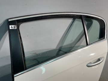 фото thumb №4, Двері ліві лівий зад задні vw passat b7 sedan колір lb9a європа