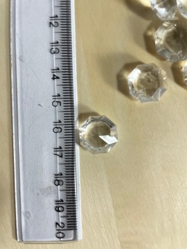 Кристаллы из старого стекла, 50 штук, диаметр 0,9-1,2 см.