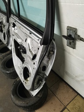 фото thumb №10, Дверь левый зад универсал mercedes w211 e класс рестайлинг avantgarde цвет 775 775u