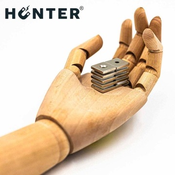 НЕОДИМОВЫЙ ПЛАСТИНОЧНЫЙ МАГНИТ С ОТВЕРСТИЯМИ ДЛЯ ВИНТОВ 18x18x3мм HUNTER 10 ШТ.