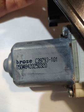 фото thumb №10, Підйомник двері скла лівий зад discovery sport 15-