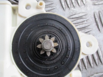 фото thumb №5, Двигунчик скла лівий зад toyota avensis t25 02-06r