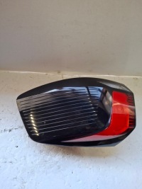 фото thumb №1, Лампа правая задняя peugeot 5008 ii 2 9811028180