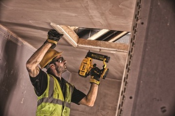 Гвоздезабиватель DEWALT DCN680NT 18В без аккумулятора TSTAK