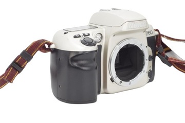 NIKON F60+ MANUAL - надежный фотоаппарат - отличное состояние