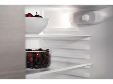 Встроенный холодильник Whirlpool ARG585.