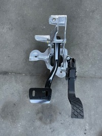 фото thumb №1, Audi q7 4m педаль газу гальма каркас 4m1723117e