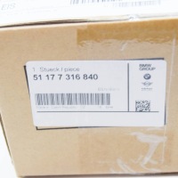 фото thumb №10, Bmw i8 i12 крышка зарядки, защита розетка зарядки 51177316840 oem