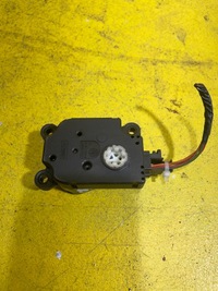 фото thumb №7, Range rover iii - моторчик нагревателя mf113930-0680