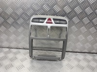 фото thumb №1, Рамка консоли центральной peugeot 307 9634505077