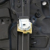 фото thumb №10, Mercedes w166 крепление обшивка подъемник стекла двери левые зад a1667201102