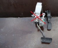 фото thumb №1, Toyota rav4 iii lift 11- 2.2 d-cat педаль газу автоматична коробка передач