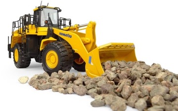 Ładowarka Komatsu WA600 Stone Handler - zabawka model w skali 1:50 UH8153