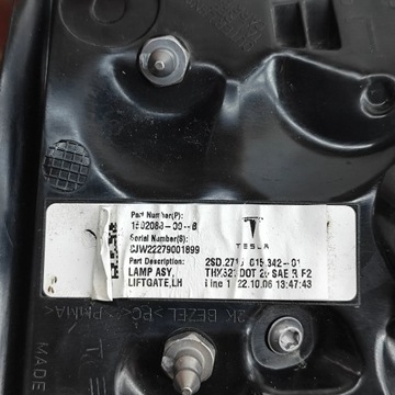 фото thumb №8, Tesla модель 3 2022 левая сторона лампы задней крышки багажника