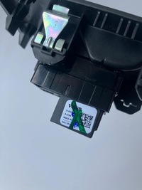 фото thumb №3, Перемикач вікон правий задня volvo xc40