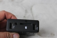Купить Разъём port вход usb aux карта sd 280238352r renault talisman megane iv, фото thumb