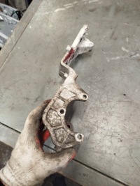 Кронштейн генератора двигателя volvo s60 2012r 31316673 Доставка, фото thumb