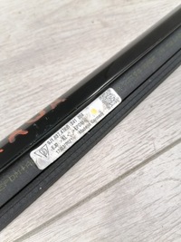 фото thumb №8, Taycan молдинг уплотнитель правая 9j1837476b