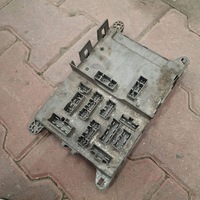 фото thumb №1, Land rover freelander 2003 yqe102930 рамка / модуль запобіжників yqe102930