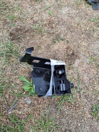 фото thumb №1, Megane iv кронштейн кронштейны крепление крыльев оригинал левый левая