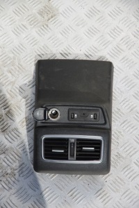 фото thumb №1, Зчитувач usb aux корпус тунель середнього renault talisman 969509568r