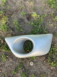 фото thumb №1, Dacia sandero ii steway решітка протитуманної фари ліва 261a39007r