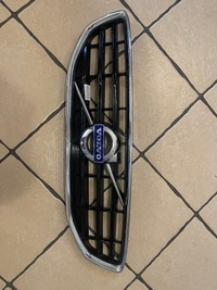 фото thumb №1, Volvo v40 решётка радиатора решётка радиатора оригинал