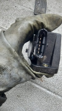 фото thumb №4, Потенциометр газа kia carnival ii 02r 2.9tdi ok5341600