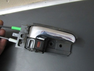 фото thumb №5, Замок двері правий перед avensis t25 2pin