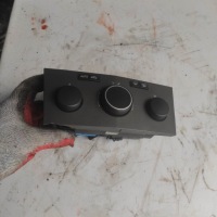 фото thumb №1, Панель кондиціонера opel zafira b 13168100