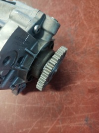 фото thumb №8, Насос масла mercedes-benz a2521800300