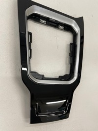 фото thumb №2, Рамка чехол рычага переключения передач передач vw t-roc 2ga711456c идеальное состояние