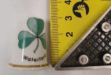porcelanowy naparstek kolekcjonerski Waterford koniczyna
