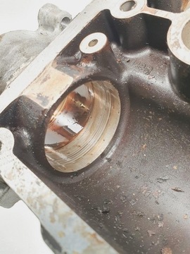 фото thumb №13, Крышка клапанов vw golf iv 1.4 16v 036103475n