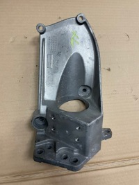 фото thumb №1, Volvo v40 v60 s90 xc90 ii кронштейн кронштейн двигуна