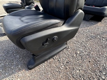 фото thumb №8, Сидіння салон шкіра оббивка тунель chrylser pacifica 2017+