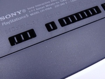 Консоль Sony PlayStation 5 с накопителем на 825 ГБ, белая