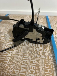 фото thumb №3, Замок дверь левый задняя renault koleos ii оригинальный номер 825030470r