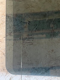 фото thumb №2, Скло двері праві зад mercedes c w205 2019r