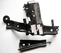 фото thumb №1, Lexus nx 300h 2017-2021r. кронштейн акумулятор