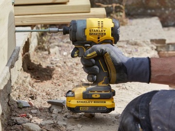STANLEY Ударная отвертка V20 2x2,0 Ач SFMCF820D2K