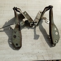 фото thumb №1, Петлі капот volvo v50 04-12, s,40ii