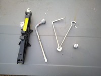 фото thumb №1, Toyota corolla verso ii 04-09 ключ домкрат