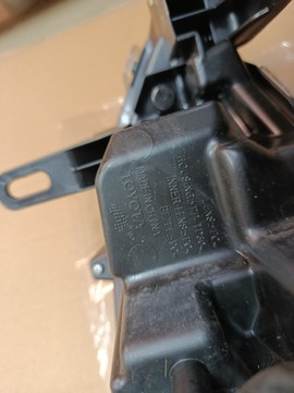 фото thumb №11, Toyota corolla cross лампа правая перед европа оригинал